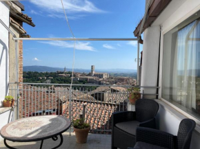 Attico con terrazzo panoramico a 200 mt dal Duomo Perugia